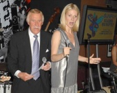 Гвинет Пэлтроу спела за 90 тысяч долларов