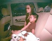 Джоли вывезла сына из Вьетнама