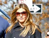 Дженнифер Энистон счастлива