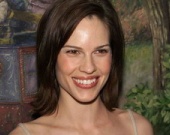 Хилари Суонк удалили опухоль