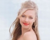 Аманда Сейфрид и ее аппетитные формы