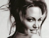 Джоли прочат на роль Женщины-кошки