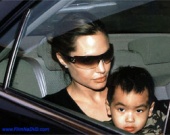 Родители Бреда Питта подставили плечо Джоли