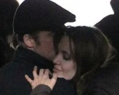 Джоли и Питт не стесняются проявлять свои чувства