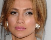 Дженнифер Лопес венчалась в черном платье Дженнифер Лопес венчалась в черном платье