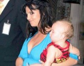 Беременная Бритни ест только ночью!