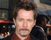 Гэри Олдман сыграл у Земекиса сразу троих