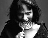 Бессердечная Дешанель