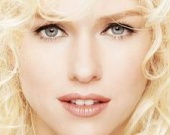 Наоми Уоттс окольцевали