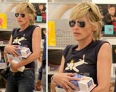 Шэрон Стоун не чувствует себя свежей?