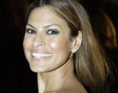 Ева Мендес скупает права