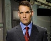 Эдриан Пасдар покидает сериал "Герои"