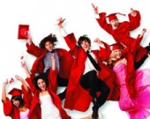 Музыкальная комедия обошла легендарный хоррор!