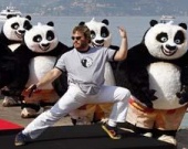 Джек Блэк спародирует агента Джейсона Борна