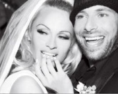 Памела хочет аннулировать брак