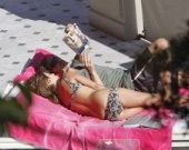 Поцелуи,бикини и кактусы