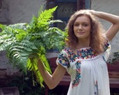 Звезда "Колдовской любви" идет под венец