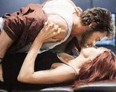 Секс-символ нового поколения усыновляет детей