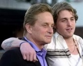 Дугласу грозит 10 лет тюрьмы