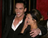 Джонатан Риз-Майерс носит обручальное кольцо