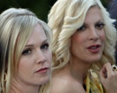 Тори Спеллинг на съемках "90210"