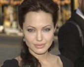 К Анджелине Джоли претензий нет