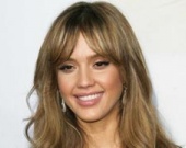 На Джессику Альбу напал призрак