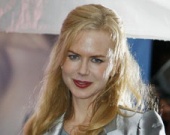 Купальник Николь Кидман поможет бедным