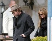 Что связывает Анджелину Джоли и Брэда Питта?