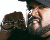 Айс Кьюб взялся за старое