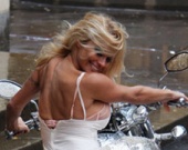 Памела сбежала со свадьбы