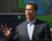 Шварценеггер получил подарок от Донбасса