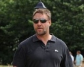 Рассел Кроу жертвует деньги на благотворительность