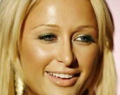 Пэрис Хилтон спасает гномов