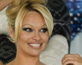 Памела Андерсон заработает на откровенном видео