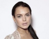 Линдсей Лохан и ее веснушчатая грудь