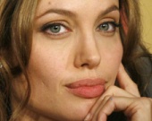 Кровавая Анжелина Джоли