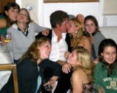 Хью Грант повеселился со студентками