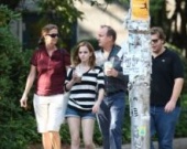 Эмму Уотсон преследуют