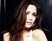 Кейджу нашли напарницу для спасения мира