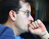 Чарли Шин сводит старые тату