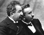 Сегодня - день рождения кино