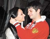 Жена Галустяна попала в больницу