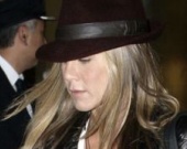 Дженнифер Энистон в аэропорту Хитроу