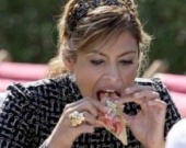 Звезды лопают фастфуд