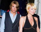 Пэрис Хилтон помогает людям