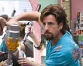 На Адама Сэндлера подали в суд