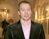 Евгений Миронов купил жилье за границей