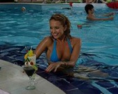 В каких нарядах актрисы появляются на пляже