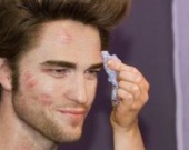 Зацелованный Паттинсон